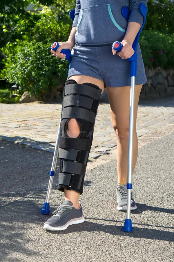 Hinged knee brace, minor post-op issues